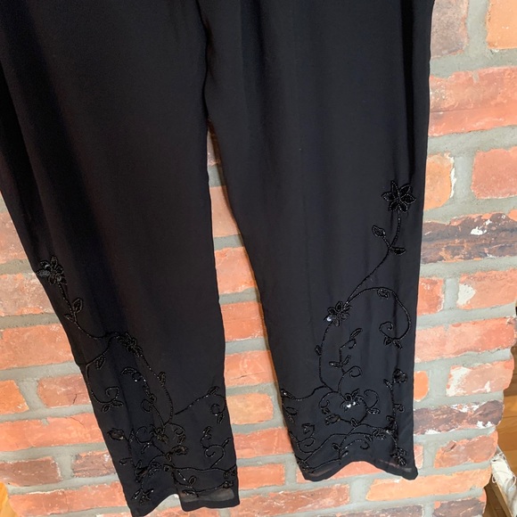 Black pants with fancy pearls - Picture 7 of 16